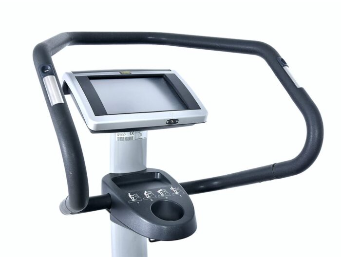 Fitness_Club_24_Technogym_Excite_Wave_700_TV
