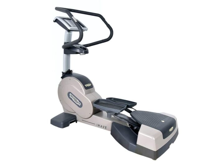 Fitness_Club_24_Technogym_Excite_Wave_700_TV