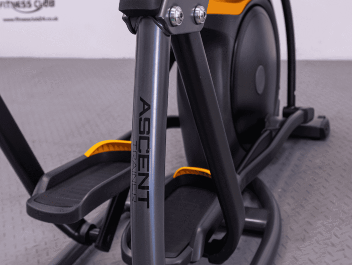 Fitness_Club_24_Matrix_Performance_Led_Console_Ascent_Trainer