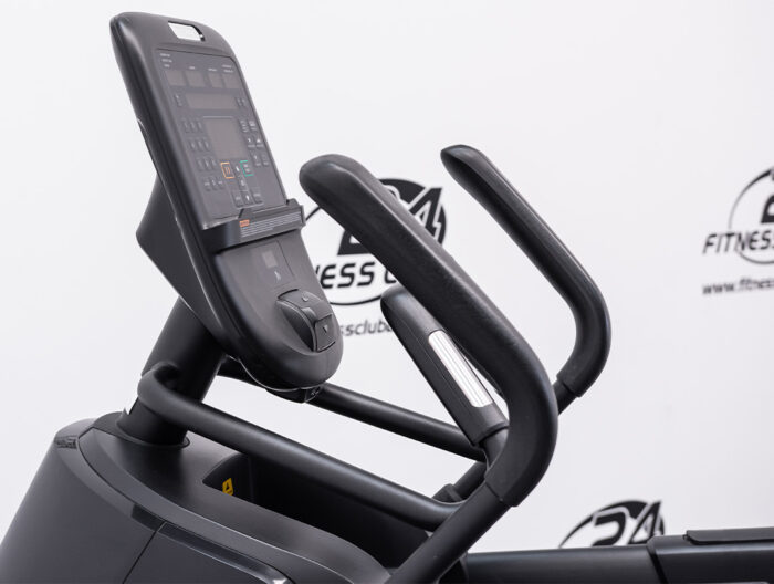Fitness_Club_24_Precor_AMT_733_P31_Open_Stride